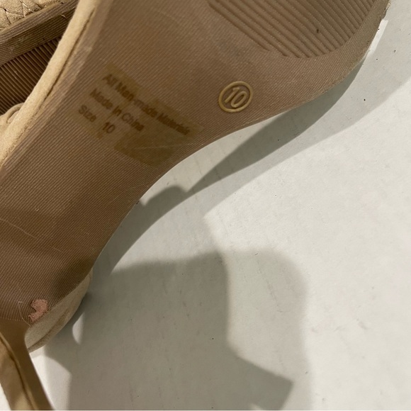 Women’s Wild Diva Beige High Heels Size 10 US! - Picture 5 of 6